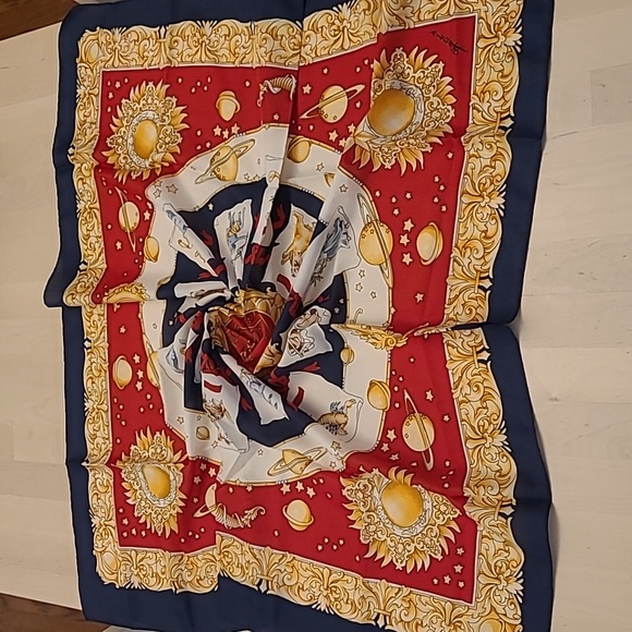 New in Package Horoscope Unbranded Silk Look Scarf - Picture 1 of 12